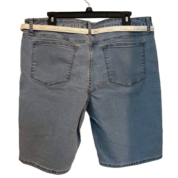 Lee Riders Midrise Bermuda - Picture 2 of 4